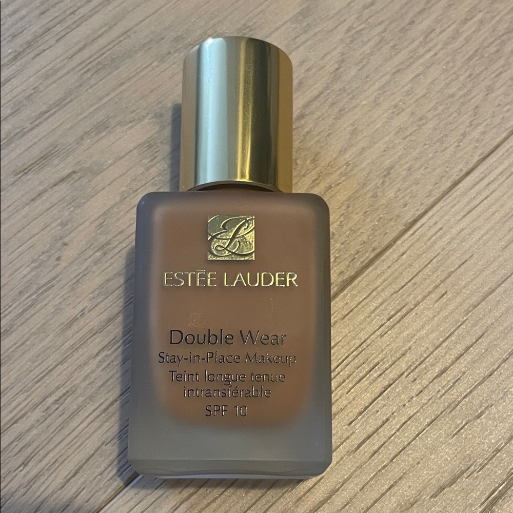 Estee Lauder Double Wear Foundation - Sandalwood